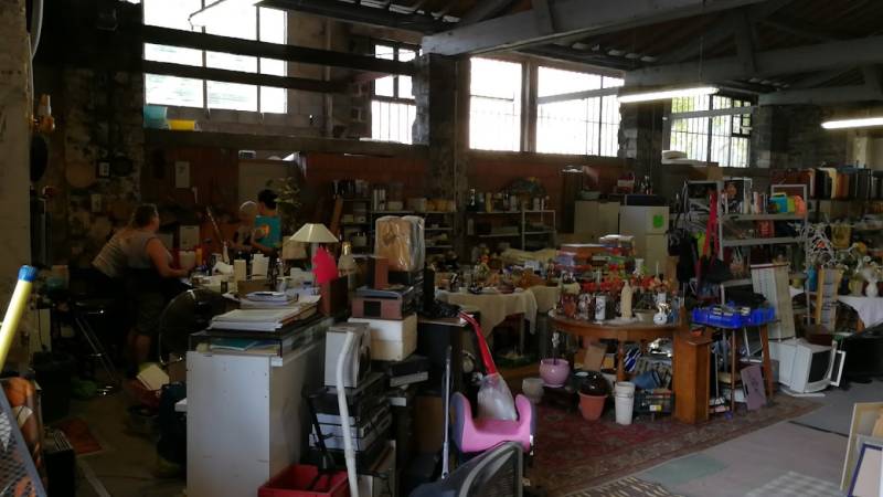 Association humanitaire Rive de Gier Bric à Broc des démunis